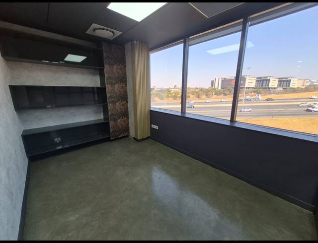 270M² OFFICE TO LET IN WOODMEAD